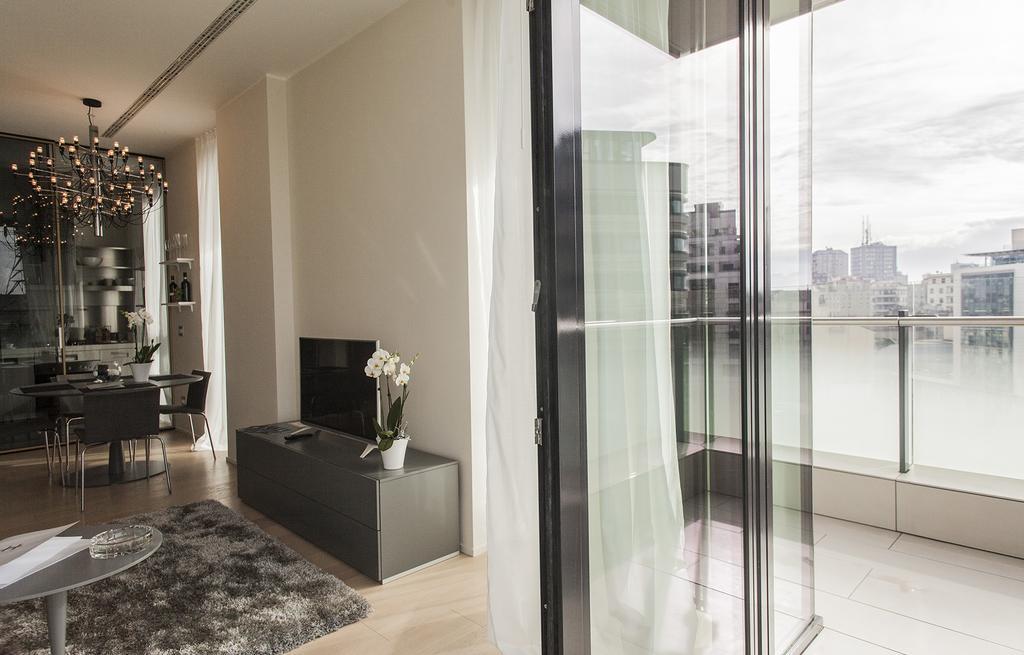 Hemeras Boutique Homes - Design Flats Near The City Center 米兰 外观 照片